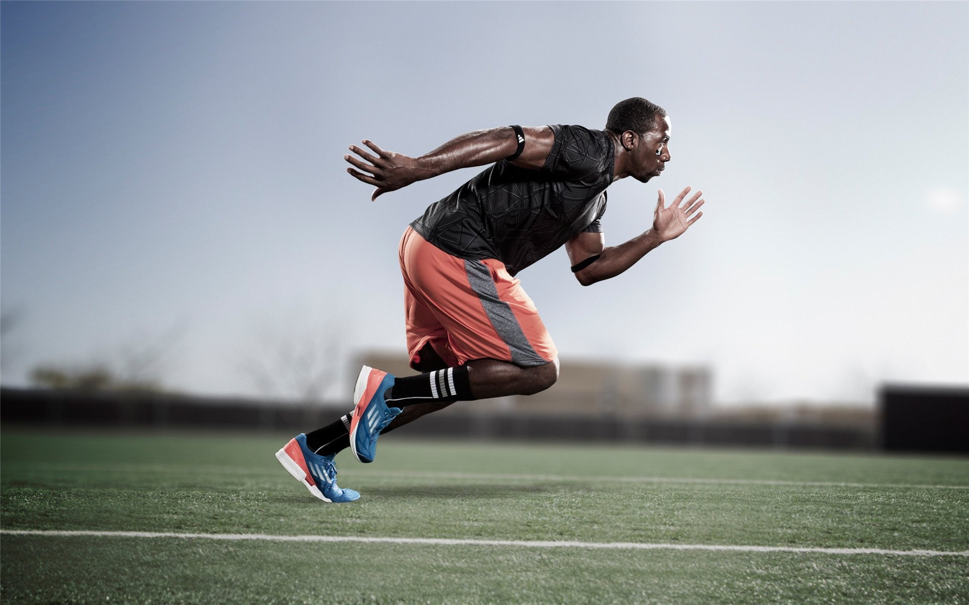 门兴格拉德巴赫客场逆转胜利,喜获三分,门兴格拉德巴赫主力门将